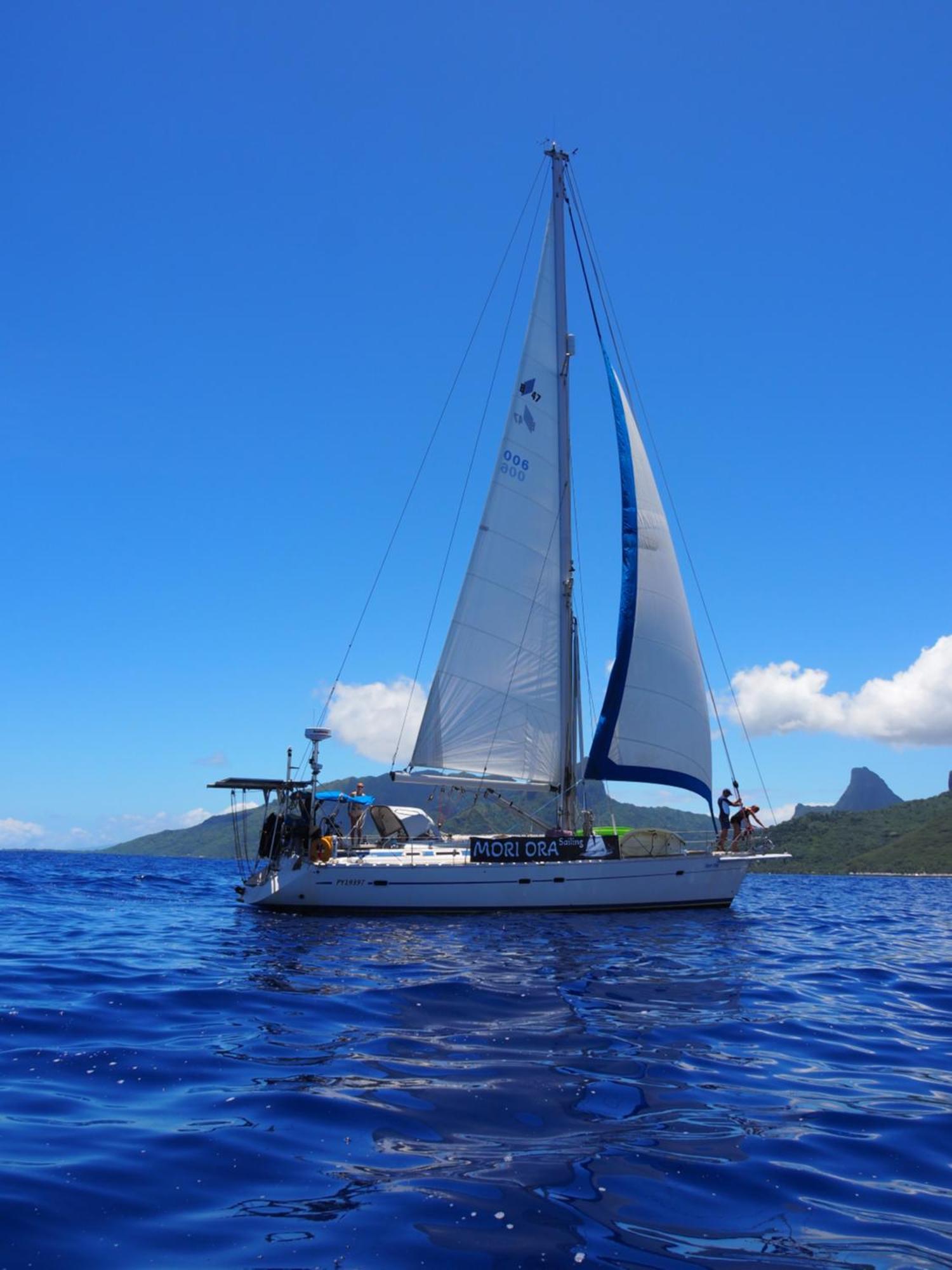 2 Nuits Insolites & 1 Excursion Voile A Bord Du Voilier Mori Ora Moorea Exterior foto